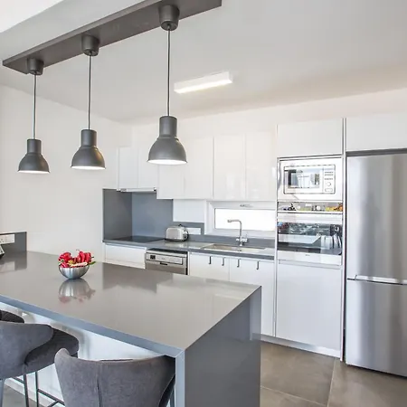 Ferienvilla Olivine Pearl Mit Meerblick * פרוטאראס